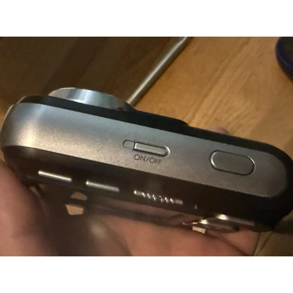 HP PhotoSmart M447 5.0 Digital Camera - Black W/ strap